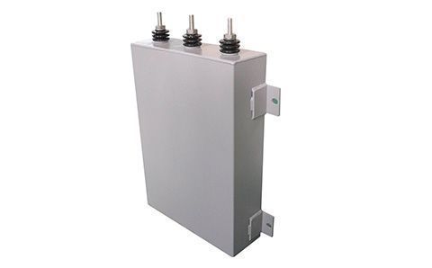 電容器的電容量一般是多少？可能與什么有關(guān)？